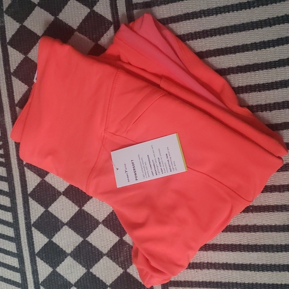 Old Navy Pants - NWT OLD NAVY active legging sz Medium